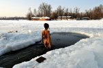 Perfect-russian-teen-with-amazing-body-posing-naked-at-outdoors-at-winter-4-700x464.jpg