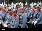 santiago-de-chile-chile-12-juli-2016-soldaten-der-chilenischen-armee-warten-auf-die-ankunft-de...jpg