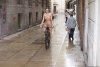 gwen-bike-nude-in-public-16-800x533.jpg