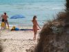 gwyneth-naked-blonde-beach-walk-public-11-800x600.jpg