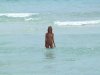 gwyneth-naked-blonde-beach-walk-public-12-800x600.jpg