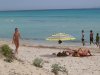 gwyneth-naked-blonde-beach-walk-public-19-800x600.jpg