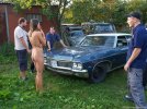 veronika-e-junkyard-cars-mechanic-nude-in-public-34-800x600.jpg