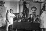 0_PAY-BUILDING-THE-RED-ARMY-REMARKABLE-IMAGES-SHOW-SOVIET-RECRUITS-BEING-MEDICALLY-EXAMINED-AS...jpg